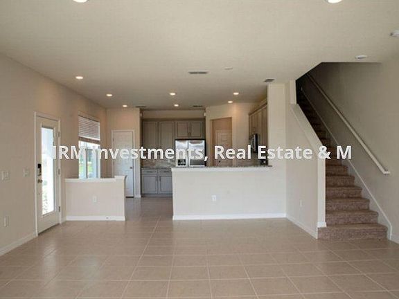 3rd image of 3959 Plainview Dr