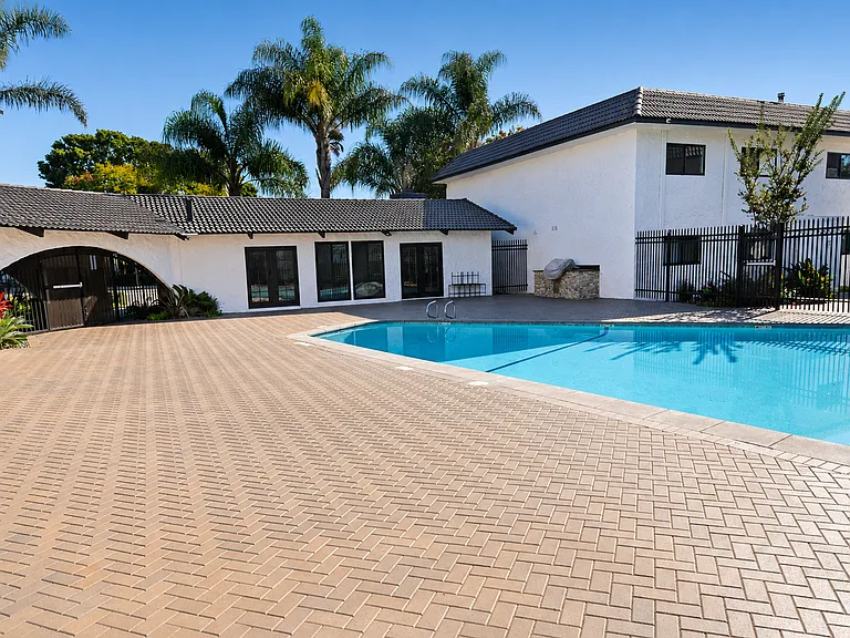 Westgate Apartments in Linda Vista — Photo 2