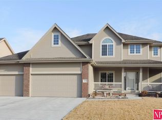 4414 Victoria Ave, Papillion, NE 68133