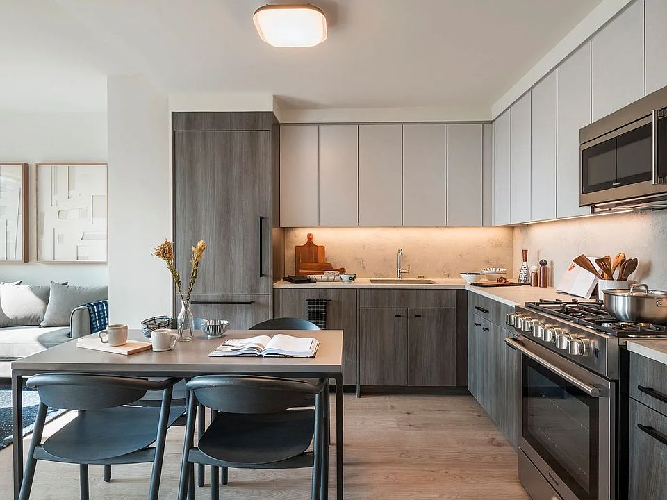 1st image of 55 Suffolk St APT 2410