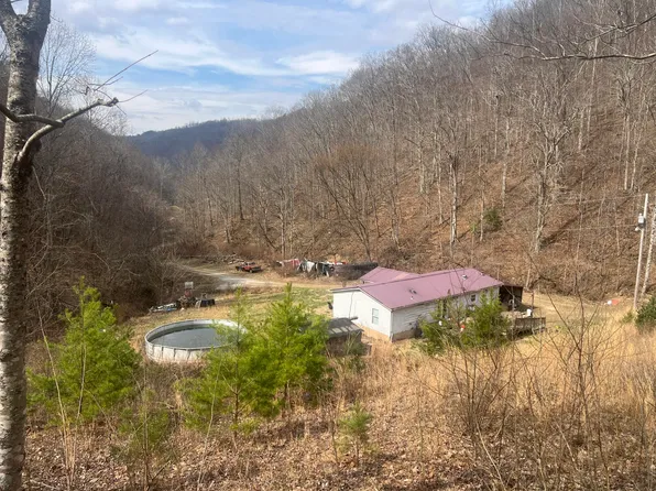 1470 Hopkins Frk, Pikeville, KY 41501