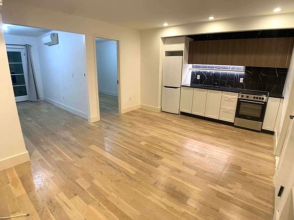 3rd image of 830 Saint Johns Pl APT 3R