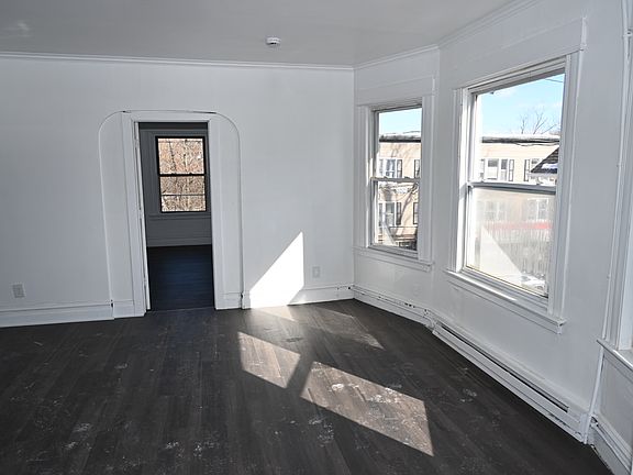 4th image of 203 Cooke St #2