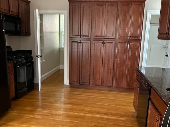 113 Summer St FLOOR 1