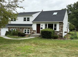 26 W Peace Valley Rd, Chalfont, PA 18914