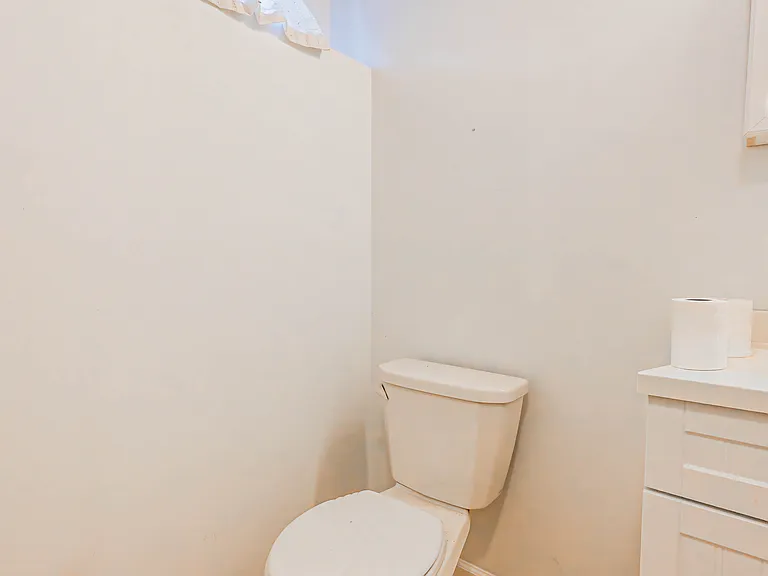45 Daytona St — Photo 16