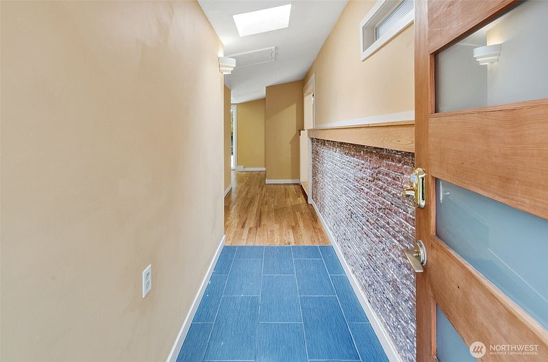 5th image of 3815 NE 113th Street