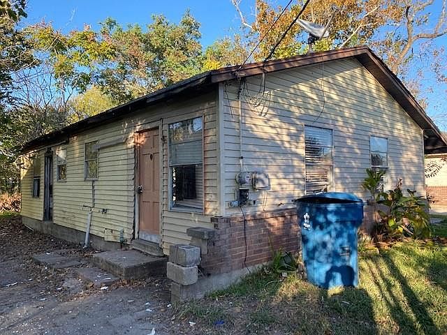1st image of 1005 Avenue K