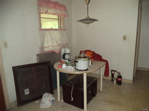 4th image of 108 Jewell Dr