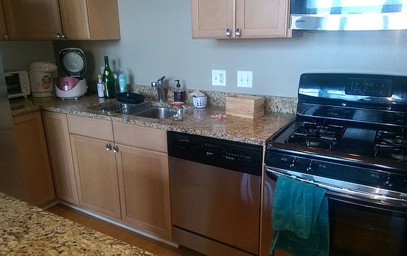4th image of 320 E 21st St Unit 614