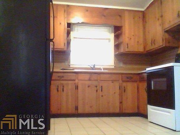 4th image of 130 E Mimosa Dr