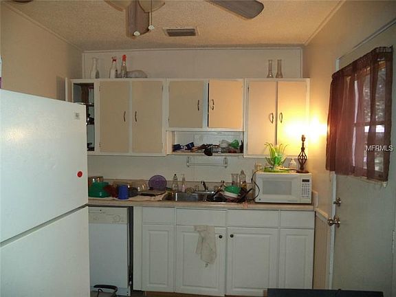 5th image of 420 Pine Grove St