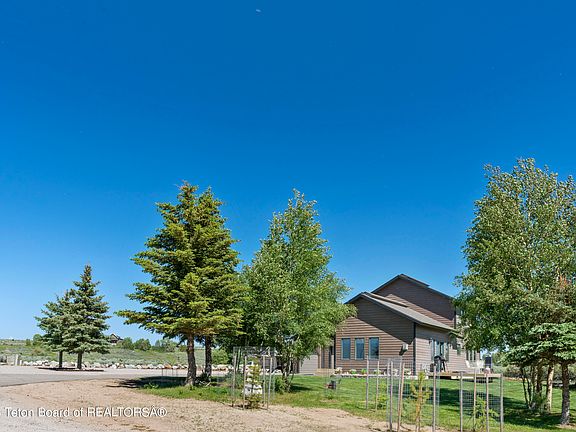 3rd image of 78 Orcutt Dr