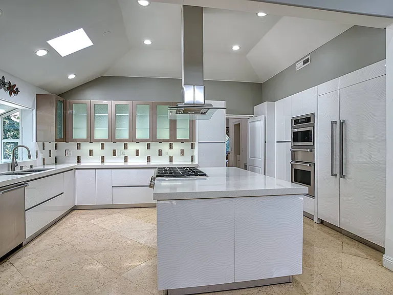 4414 Park Mallorca — Photo 11