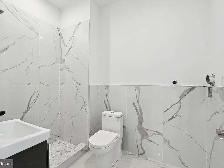 5164 Ridge Ave #3 — Photo 6