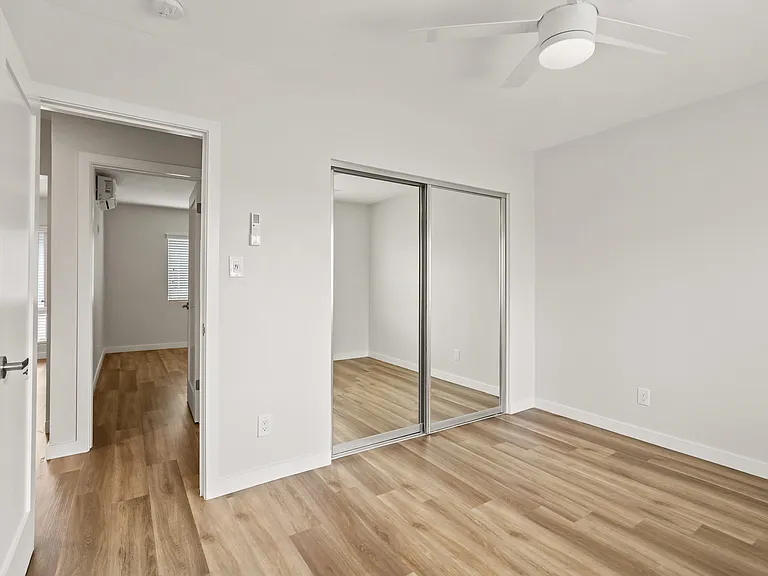 1358 W 36th St #D — Photo 12