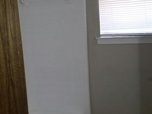 4th image of 1898 Riverway Dr