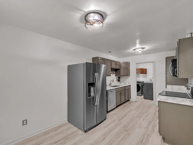 3829 Shooting Star Dr — Photo 2