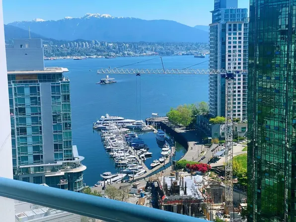 1415 Georgia St W #1704, Vancouver, BC V6G 3C8