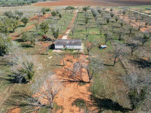 1009 FM 1784, Pleasanton, TX 78064