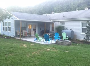 4458 W River Rd, Salem, VA 24153