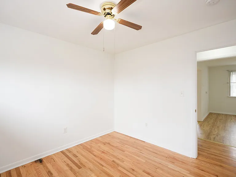 2305 River Rd — Photo 26