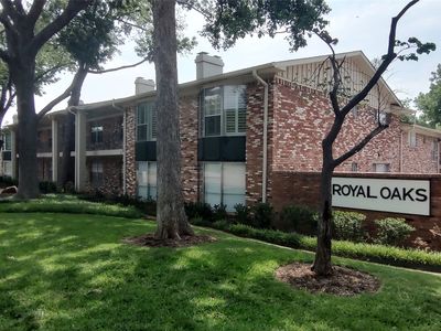 7832 Royal Ln APT 202, Dallas, TX, 75230