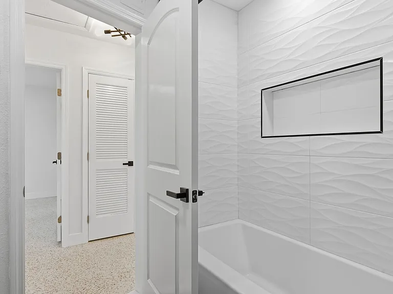 2488 Del Rio Way — Photo 28