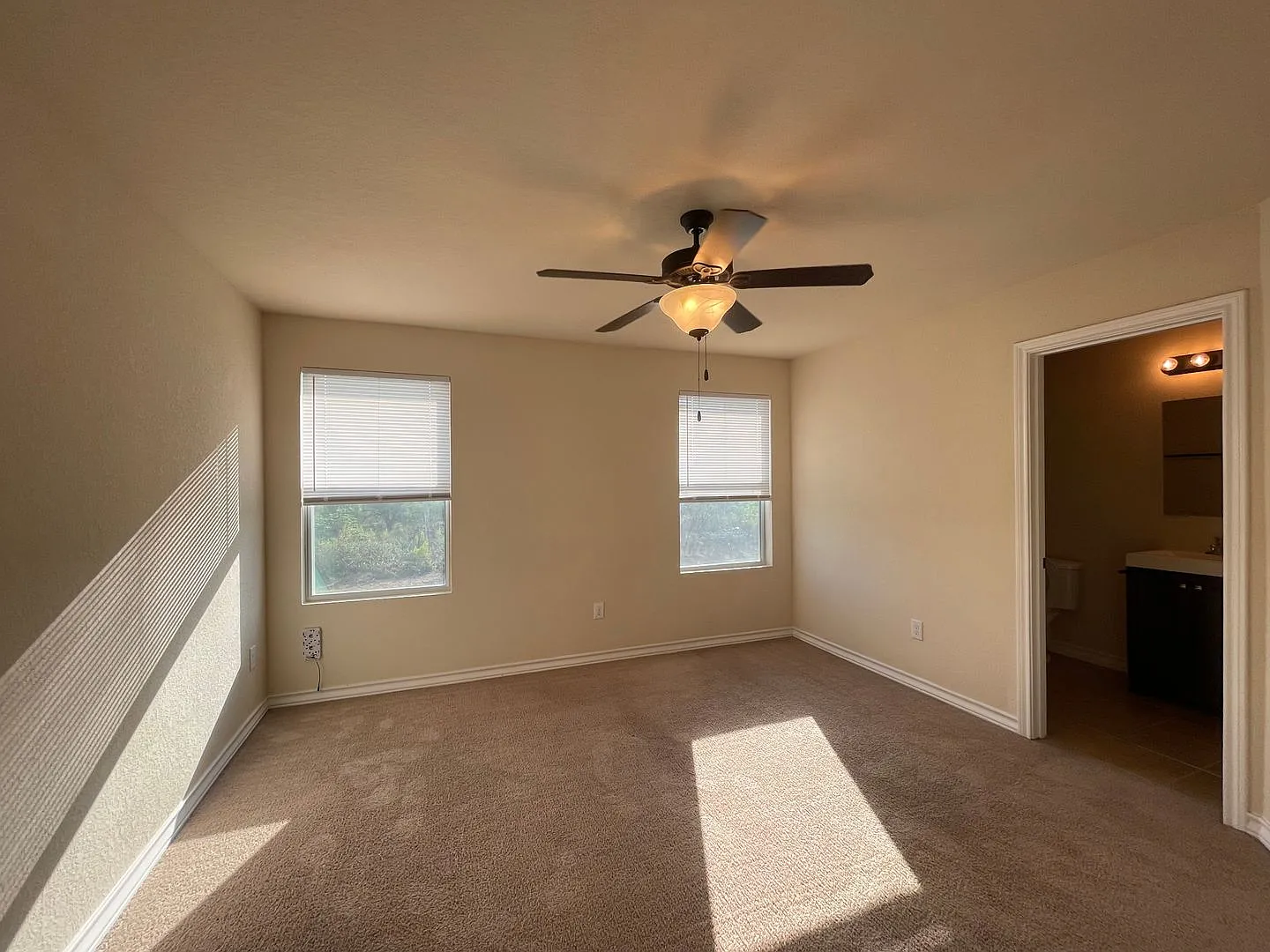 Town home for rent — Photo 3