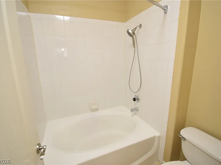 1613 Queen Victoria St #103 — Photo 19