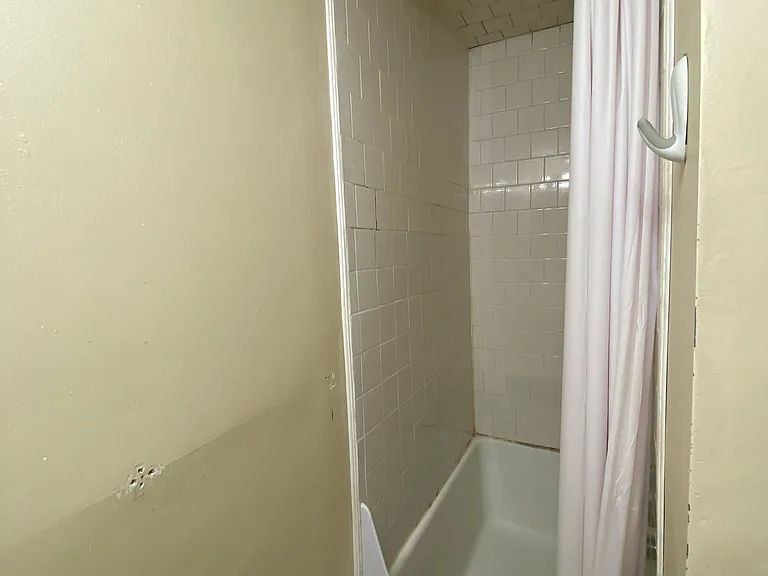 90 Myrtle St #5 — Photo 6