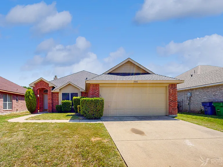 346 Leisure Ln — Photo 2