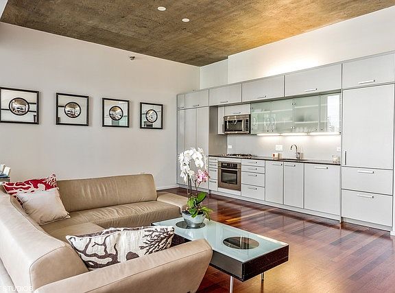 5th image of 550 N Saint Clair St APT 1705