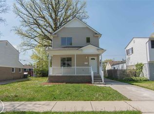 22652 Maxine Saint, Saint Clair Shores, MI 48080