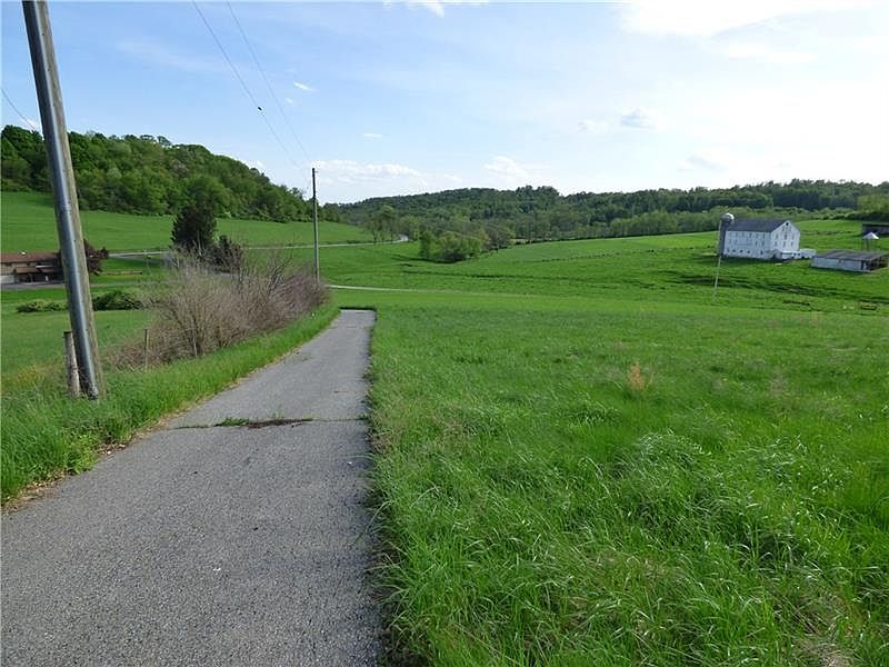 2nd image of 307 Pleasant Valley Rd