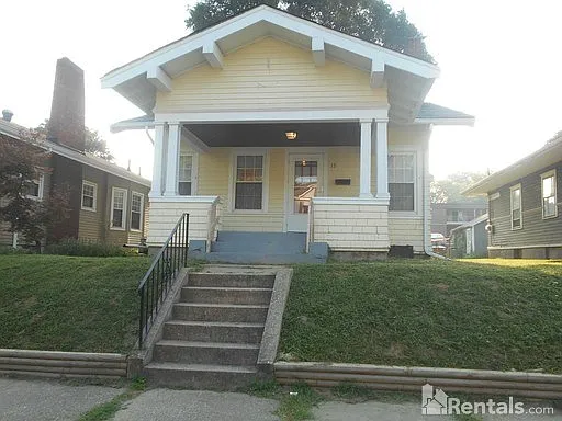 15 Franklin St photo 1