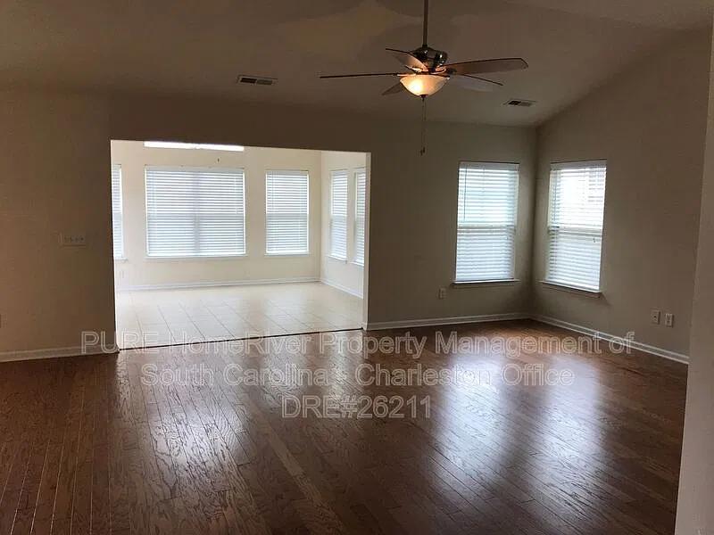 3 bed, 2.0 bath, 1888 sqft, $2,199 — Photo 2