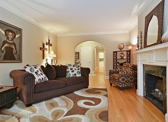 3rd image of 700 Hinman Ave APT 1I