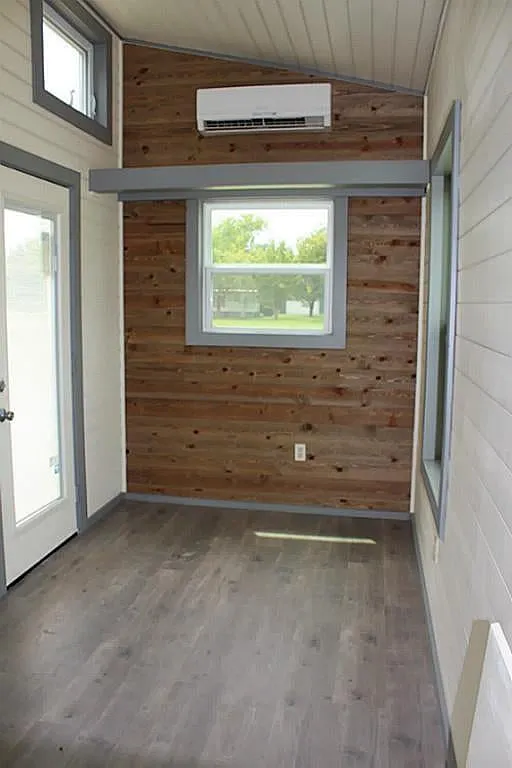 1 bed, 210 sqft, $850 — Photo 2