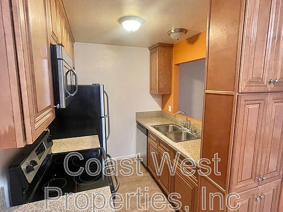 3rd image of 4046 Crown Point Dr #6