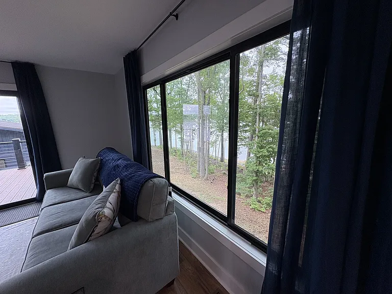 476 Strawberry Ln — Photo 9
