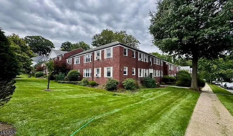 349 Bloomfield Ave #25 — Photo 2