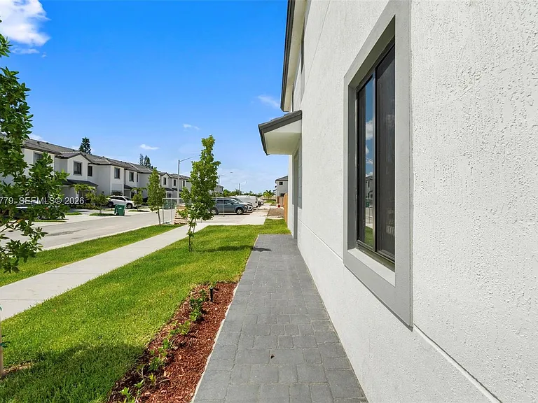 18920 SW 344th Ter #18920 — Photo 3