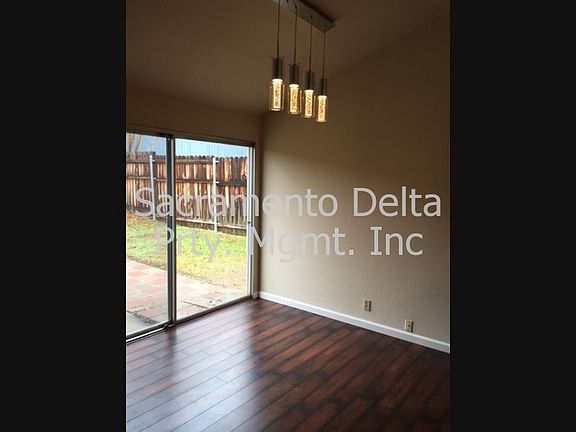 3rd image of 6518 Villa Dr