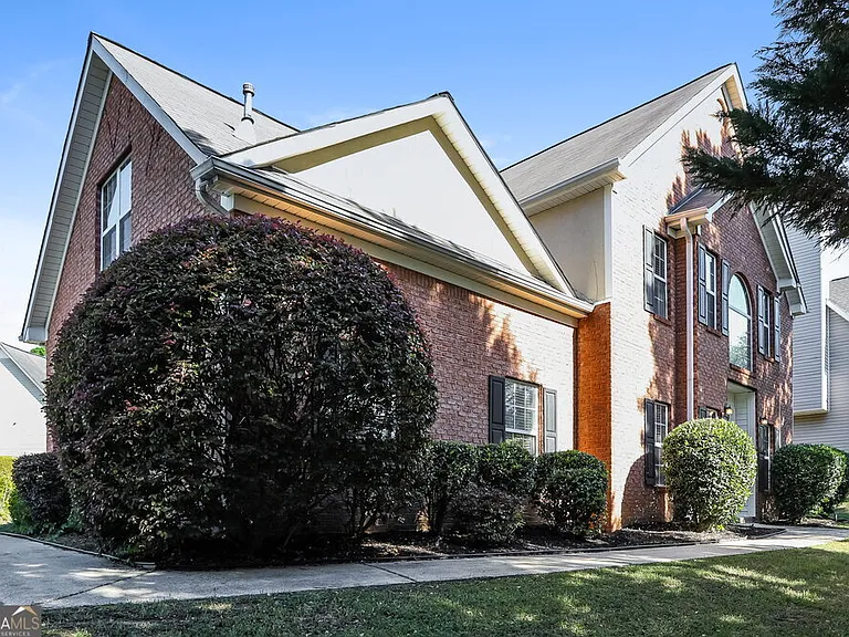 5929 Rosie Ln SE — Photo 3