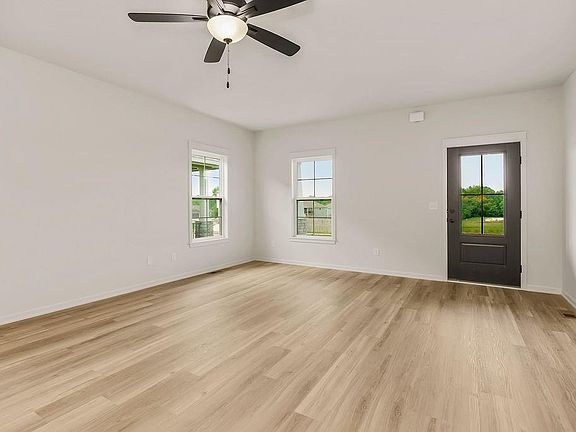 3rd image of 1600 Cottonwood Creek Ave #9