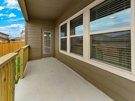 3rd image of 1338 Crow Ct