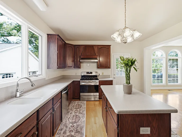 2725 Oldewood Dr — Photo 15