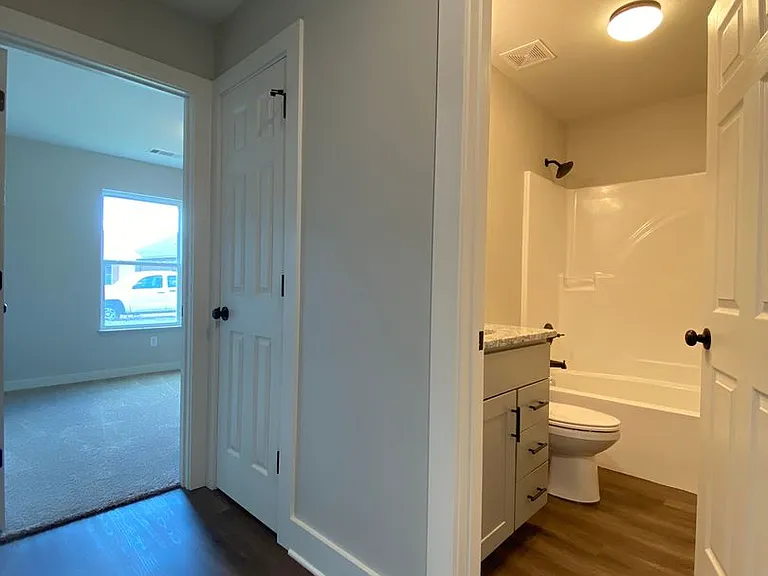 6228 Burbank Crossing Loop — Photo 38