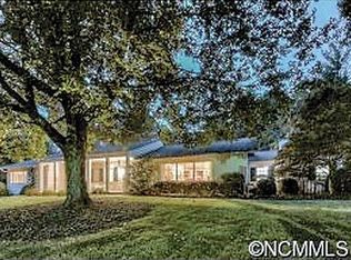 1103 Scheppegrell Dr, Hendersonville, NC 28791
